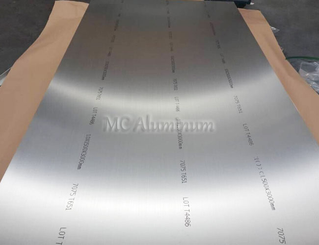 Why is the oxidation effect of 7075 aluminum alloy unstable?