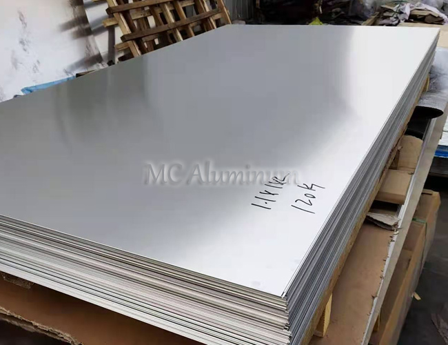 How much is a ton of 5052 aluminum plate for car engine cover materials?