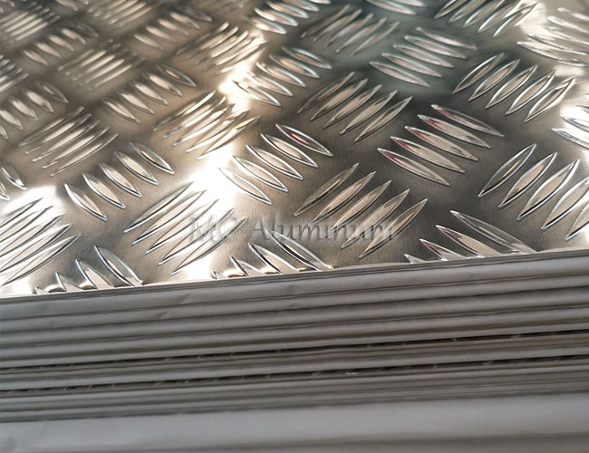 5052 pattern aluminum plate for anti-skid of passenger car compartment