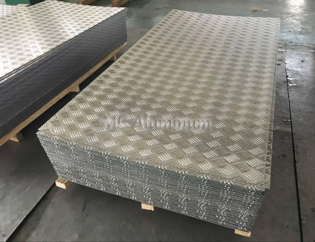 Five-rib patterned aluminum sheet is suitable for toolbox